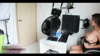 My Best Friend Gives Me Better Fingering Than My Boyfriend Ever Does with His Penis.