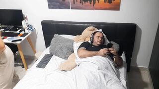 I urge my boyfriend to have sex.