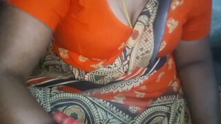 Indian tamil sexy saree aunty super boobs show