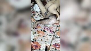 Nokrani khud he agai aaj mry room mn