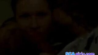 Suomalainen emo -tyttö Dina