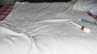 Horny Teen Squirts on Webcam with Sex Toy