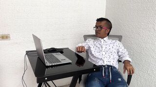 Little midget gives his brunette and big secretary a hard and rich fuck in exchange for a raise, she ends up cumming in her tight ass.