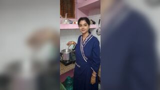 My wife bana rahi hai chicken curry