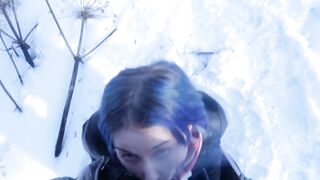 Teen Schoolgirl Gives Risky Public Blowjob in the Park