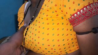 Indian Shruti Bhabhi Sucking Big Dick With her pink lips