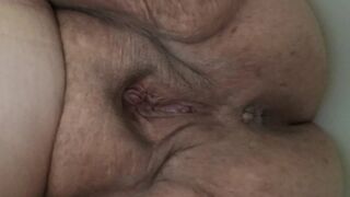 Bed Bunny Loves Her Muffin