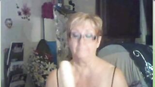 Mature française et ses jouets sexuels