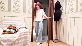 Алиса Заходит В Комнату К Полу Что Бы...