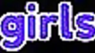 Blond svensk flicka får en ansiktsbehandling