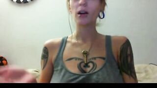 Pregnant Tattooed MILF on Webcam
