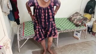 Lonely wife Invite Parcel Delivery Boy in to her Room to Fuck Her