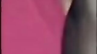 Deutscher Amateur-Footjob in Nylons mit unordentlichem Ende