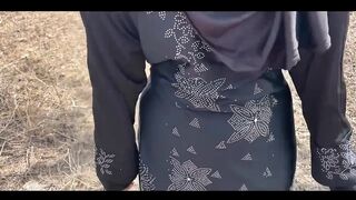 Rahul called a Muslim girl from the village, who worked in farming, to his farm and trapped her with his words.