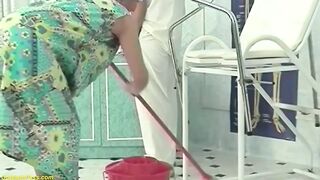 82 years old granny fisted by her doctor