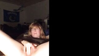 Nerdy Amateur Reaches Orgasm by Fingering Herself