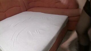 Deutsche Amateurin mit großen Titten beim harten Anal gefickt