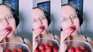 Asmr Strawberry Eating - Asmr, Eye Glasses, Gianess, Lipstick, Big Lips, Mough, Food, Face Fetish, Long Nails