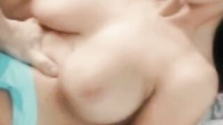 Wunderbar deutsche Amateurin mit großen Naturtitten