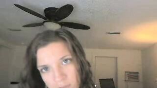 Solo Cam Girl Pleasures Herself