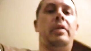 Dansk husmor forsøger amatørporno