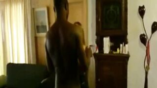 Schweizer Amateur-Ehefrau in einem Cuckold-Video