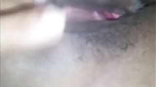 Wendy, una dominicana con grandes tetas naturales se masturba