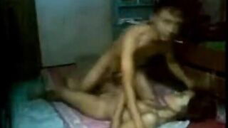 Indonesian Babe Gives Amateur Blowjob