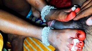 Bangali new marride madhu bhabhi devar ne chudai kar diya.indian desi village wife payal pahan ke apne husban ka footjob ki hard chudai hind