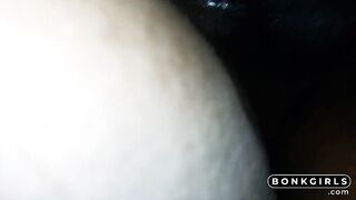 Black Amateur Squirts on Samsung Galaxy S7