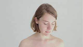 Amateur teen pleasing herself with mud