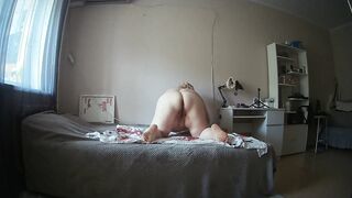 Girlfriend with Big Round Ass Masturbates Meaty Pussy with Sex Toys