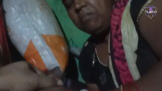 Desi real indian aunty seduced and fucked