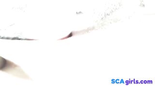 Norsk MILF's fitte slikket av amatørbrunett