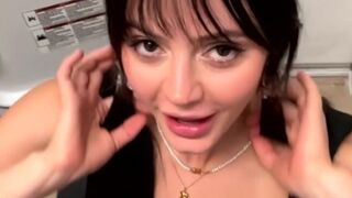 OnlyFans – Jakara Mitchell I Let My Step-Brother Have His Way With All My Holes (25 12 25)