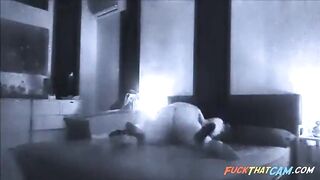 Ma copine me trompe et je la surprends à la webcam