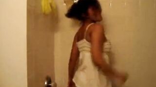 Indian Amateur Big-Tits Shower Webcam Striptease