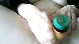 Webcam Girl Pushes Herself to Orgasm