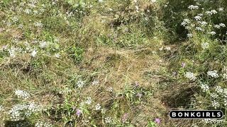 Redstone Tutorial? Amateur Babe with Big Tits Masturbates in Public