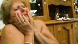 Anale Eindringlinge mit deutschen MILFs und GILFs mit großen Ärschen