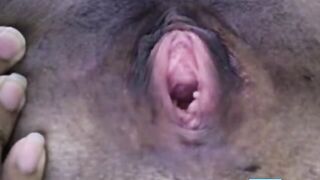 Black Girl Masturbates on Webcam