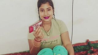 I seduced my stepsister by giving her chocolate, then I fucked her and ejaculated inside her.