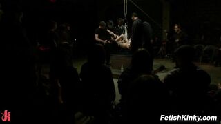 Bobbi Brixton Gets Public Disgrace Fingering Orgasms For Real Audience