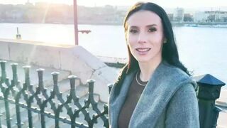 JacquieEtMichelTV - Nelly Kent - Nelly has plurality syndrome