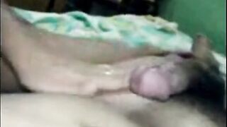 Amateur Asian Babe Gives a Handjob