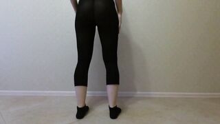 Yoga Pants Footjob and Masturbation for Big Ass