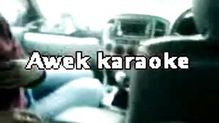 Amateur Asian Babe Blowjob in Karaoke Room