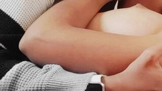 Morning handjob for boyfriend . Desi sluty girlfriend made him cum . Marathi girls are insanely hot