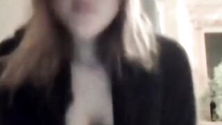 Girlfriend Masturbates with Her Fingers