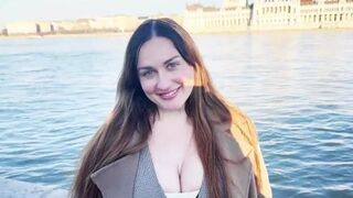 JacquieEtMichelTV - Amuse Adore - Had a three-way goal in mind